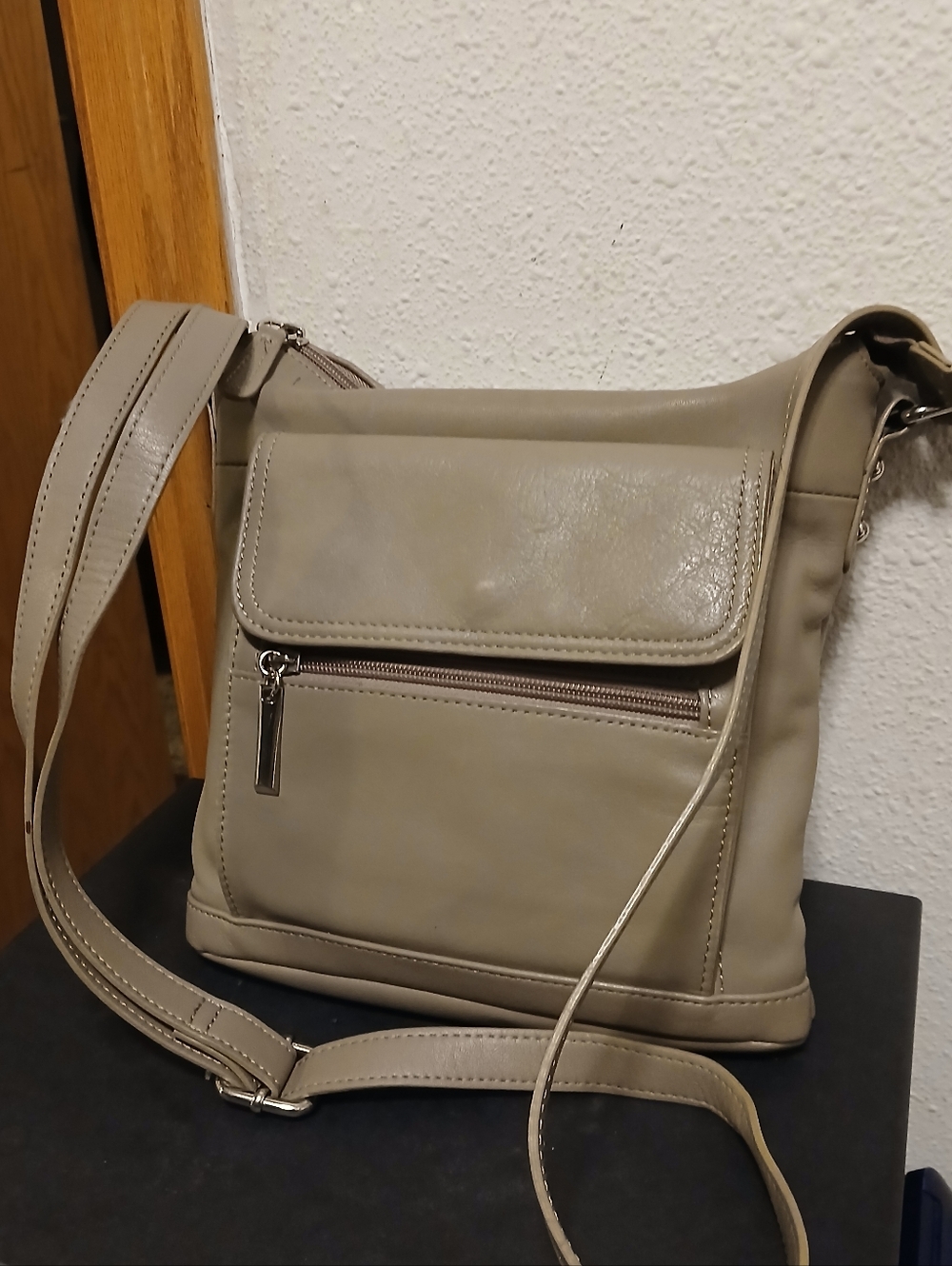 Giani Bernini Taupe Nappa Leather Soft Crossbody Bag Organizer Purse